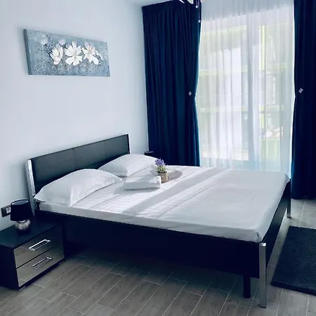 Apartment David House Alezzi