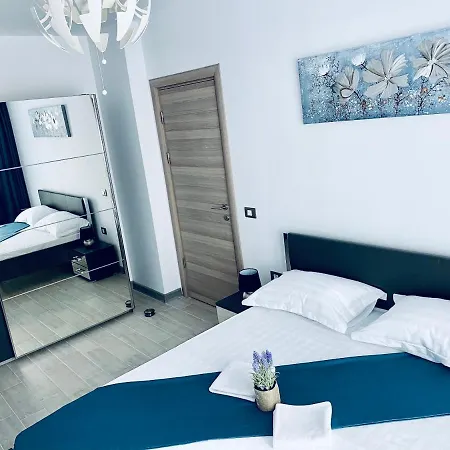 Apartment David House Alezzi